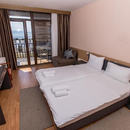 Hotel Desaret オフリド エクステリア 写真